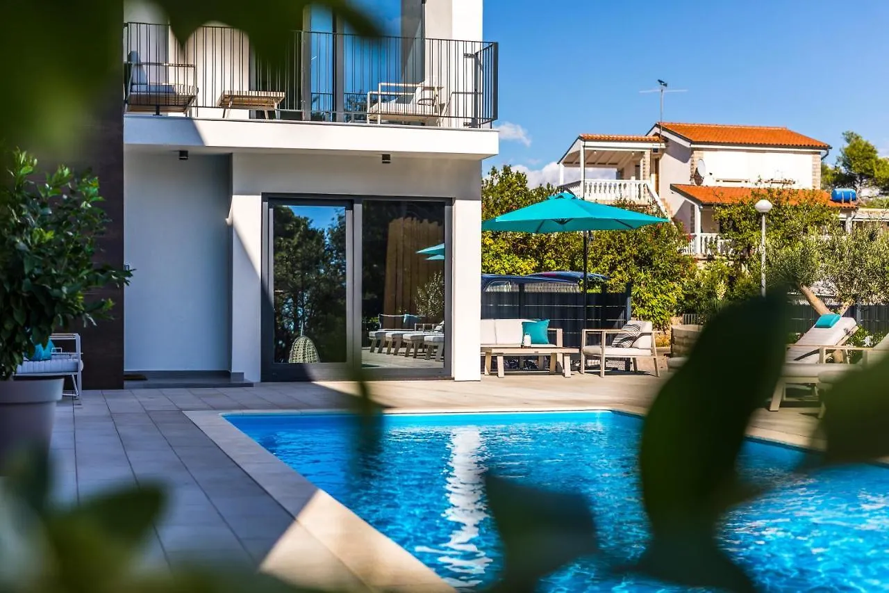 Ferienwohnung Olive Tree Mansion Vir Kroatien