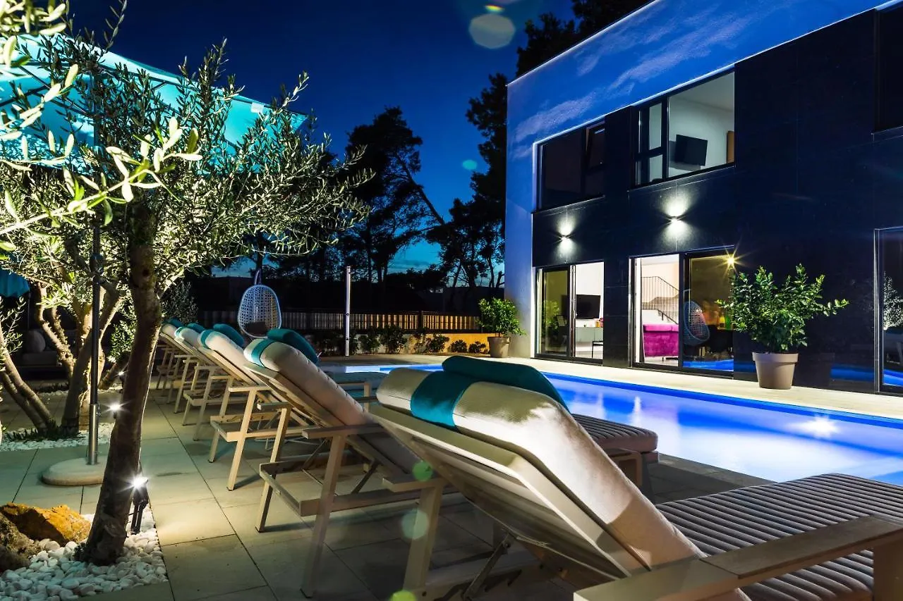 Ferienwohnung Olive Tree Mansion Vir