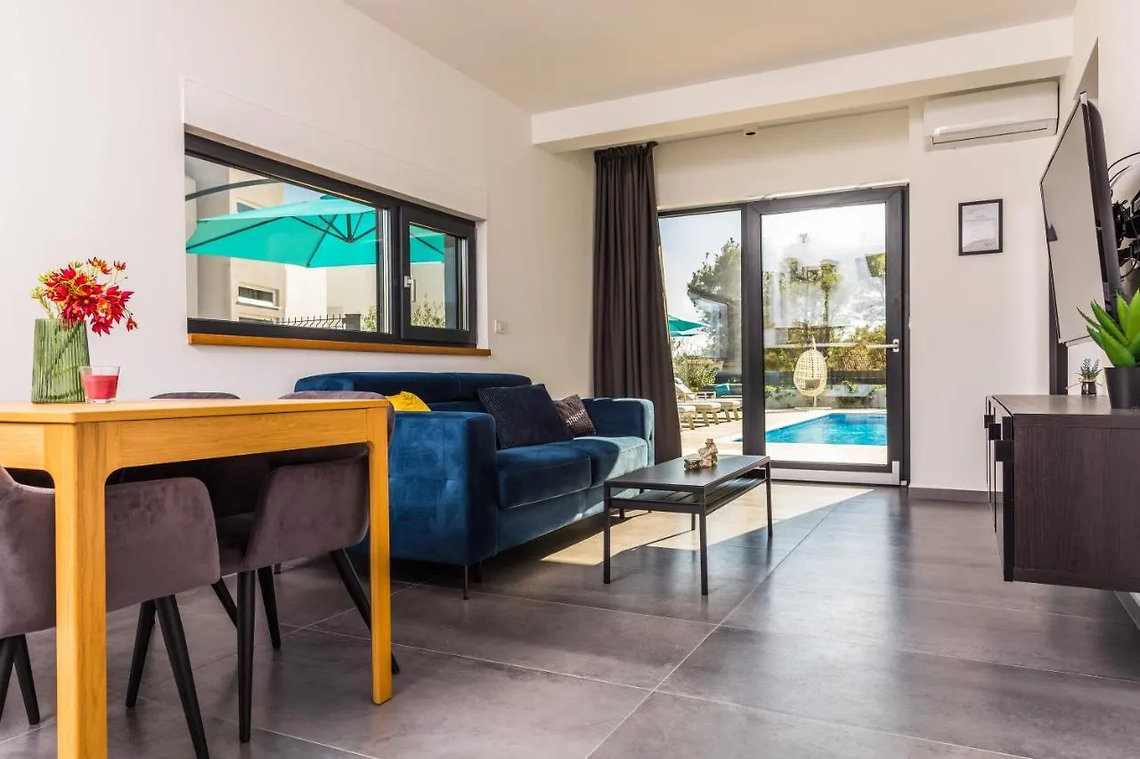 Ferienwohnung Olive Tree Mansion Vir Apartment