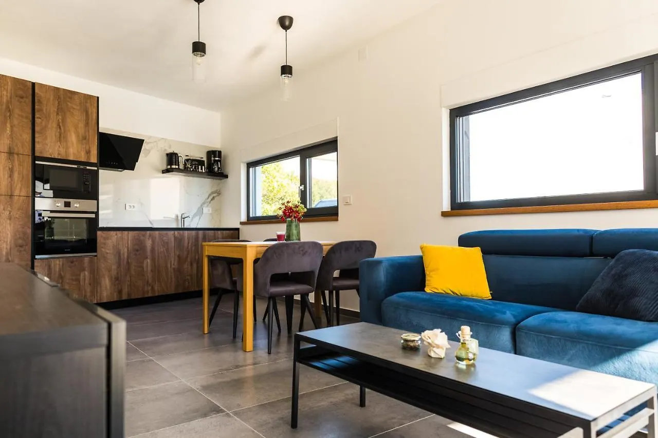 Ferienwohnung Olive Tree Mansion Vir Apartment