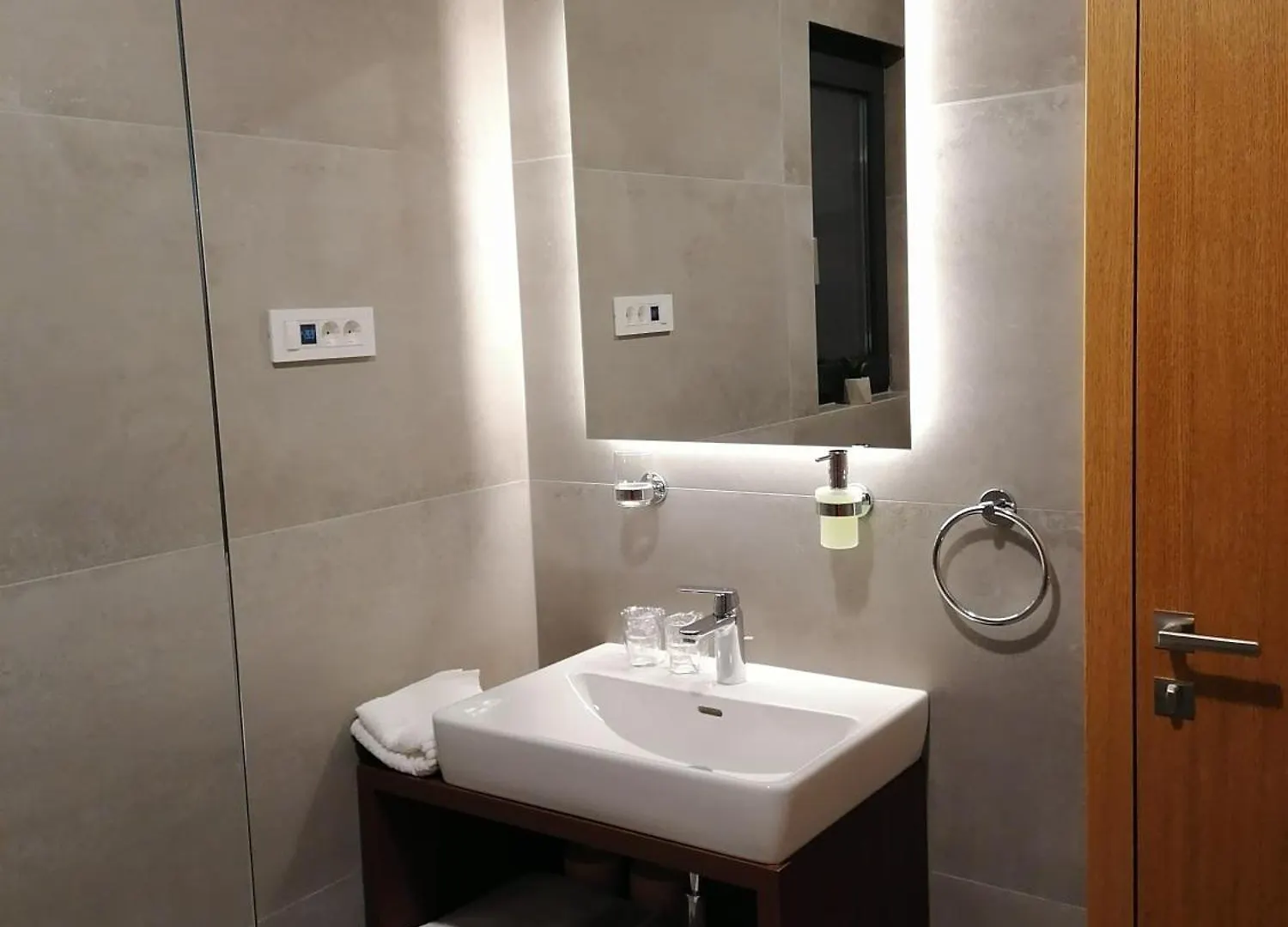 Ferienwohnung Olive Tree Mansion Vir Apartment